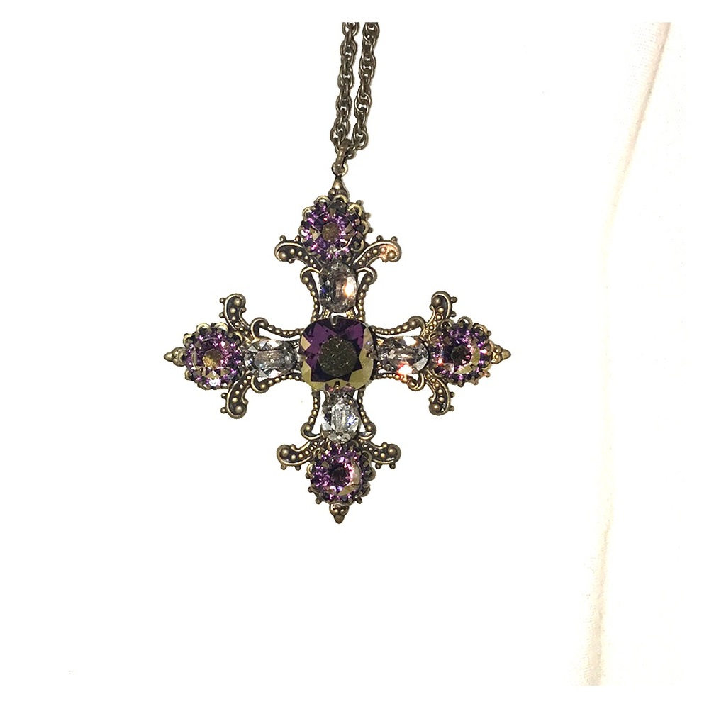 Women’s necklace